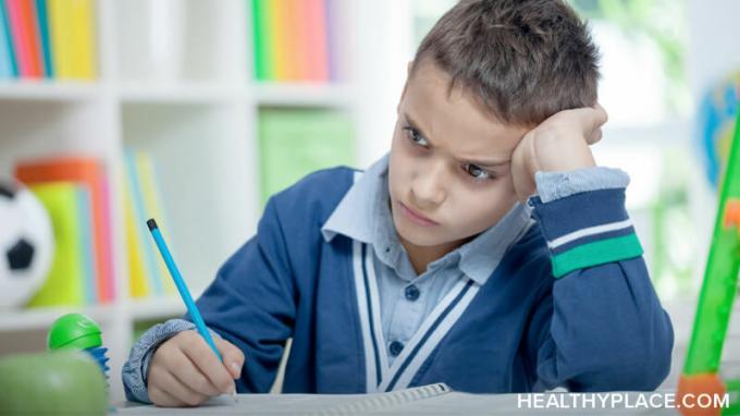 Daugelis vaikų, sergančių ADHD, išauga į suaugusius, sergančius ADHD, tačiau, tinkamai gydant ankstyvą dėmesio sutrikimą, prognozė yra gera. Straipsnyje taip pat aprašomos ADHD ir gretutinės ligos.