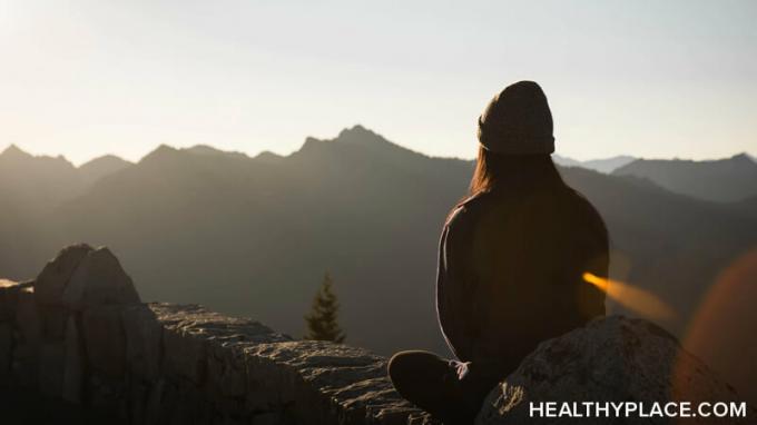 Gaukite psichinės sveikatos gerovės apibrėžimą, kodėl ji yra svarbi ir kaip įtraukti „HealthyPlace“ į savo gyvenimą psichinės sveikatos sveikatingumo pratimus.