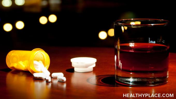 Opioidai ir alkoholis yra pavojingi deriniai. Sužinokite, kodėl opioidų ir alkoholio maišymas gali jus tikrai sujaukti ir netgi nužudyti. Informacija apie „HealthyPlace“.