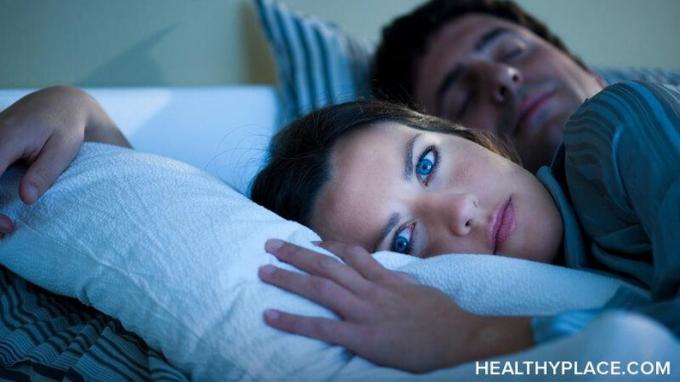 Miego sutrikimai yra pernelyg dažni kovoje su PTSS. Sužinokite apie kovą su PTSS miego sutrikimais ir kaip juos gydyti.