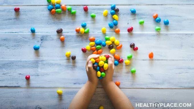 Ar yra ryšys tarp ADHD ir cukraus? Mes turime tyrimų. Sužinokite, kaip valdyti ADHD ir cukraus vartojimą „HealthyPlace“.