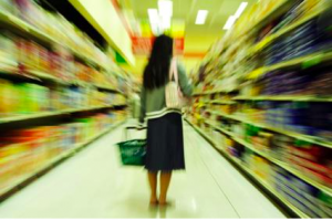 Maisto prekių parduotuvė gali sukelti nerimą visiems, kenčiantiems nuo persivalgymo sutrikimo. Štai keletas patarimų, kaip palengvinti apsipirkimo kelionę. 